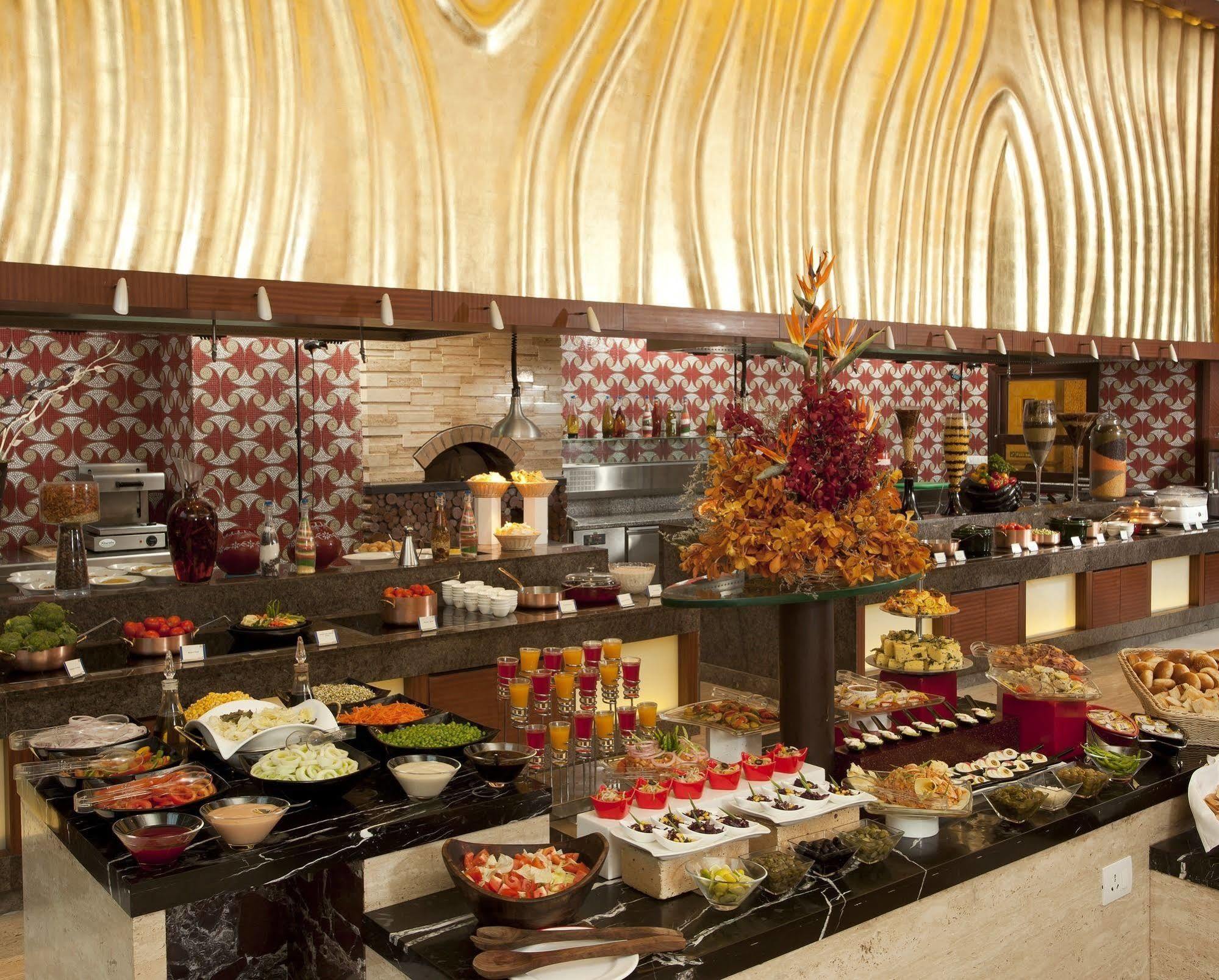 Radisson Blu Hotel, Nagpur Exterior photo