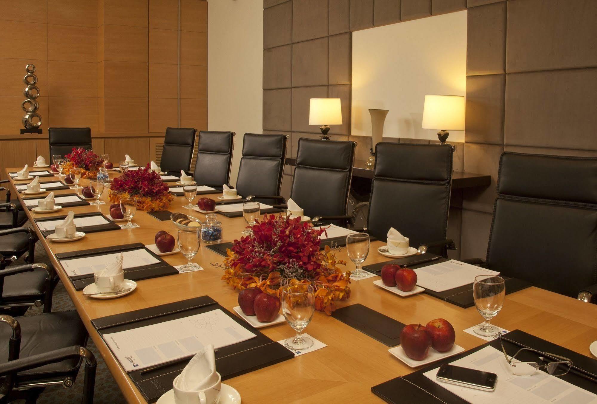 Radisson Blu Hotel, Nagpur Exterior photo